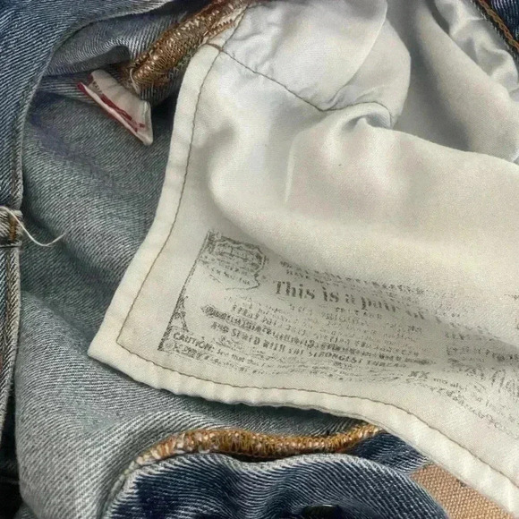 Levi’s Classic Buttonfly 501 Light Wash 36 X 28 Shipped USPS Y2K Dad Jeans - Picture 15 of 16